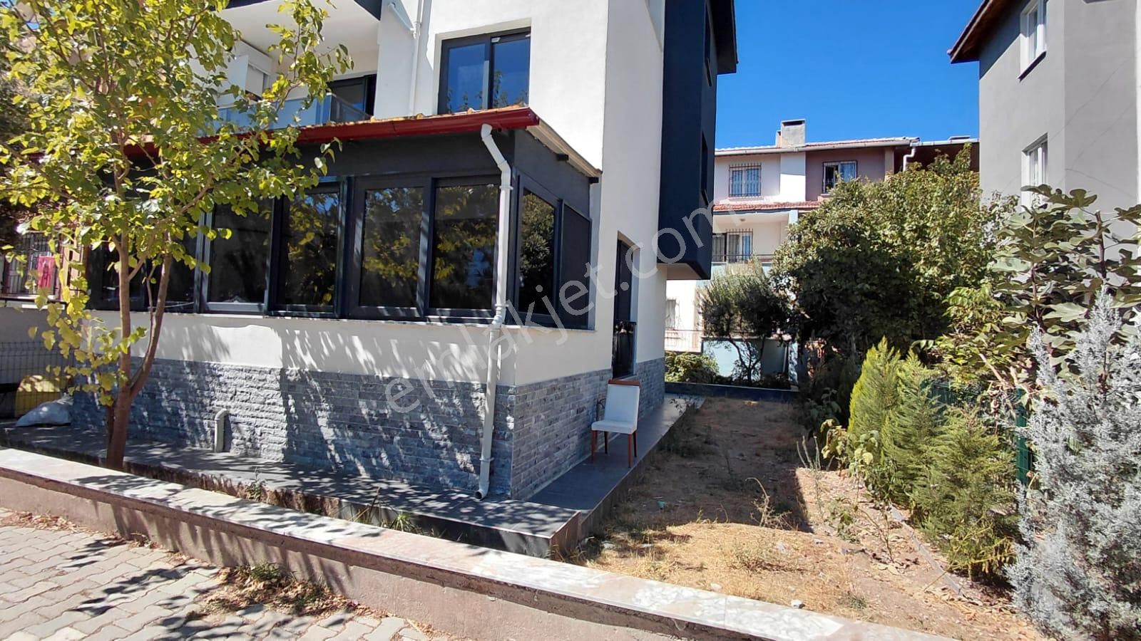 🏡 Güzelyurt Mahallesi 🏡 ✅5+1 230 M2 3 Katlı Villa ❇️açık Mutfak - Görsel 9