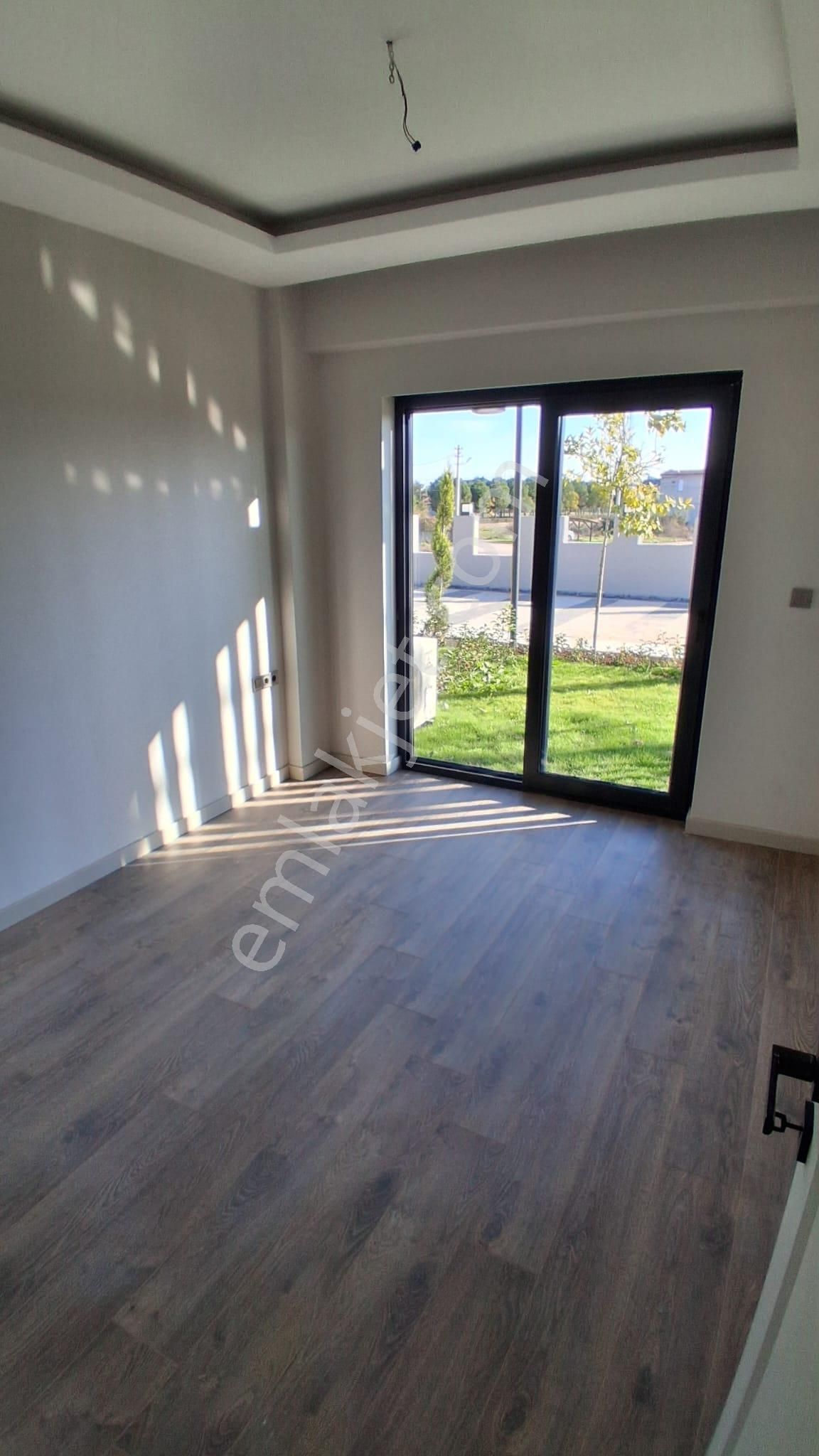 Döşemealtı Çıplaklı Mh'de Tatil Köyü Konseptinde Ultra Lüks 1+1 - Görsel 24