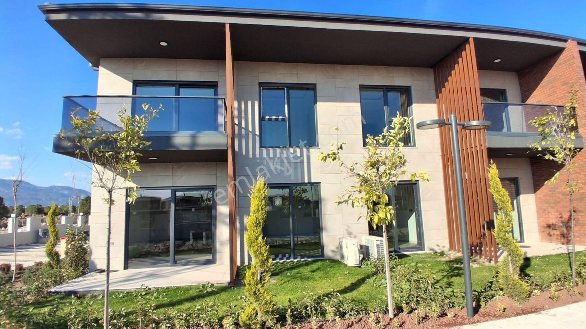 Döşemealtı Çıplaklı Mh'de Tatil Köyü Konseptinde Ultra Lüks 1+1 - Görsel 2
