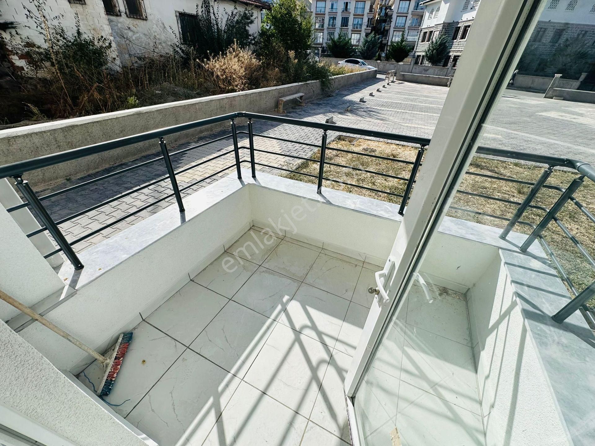 Başak'ta Özalp Caddesi Yakınında Asansörlü 3+1 Satılık Sıfır Daire !! - Görsel 19