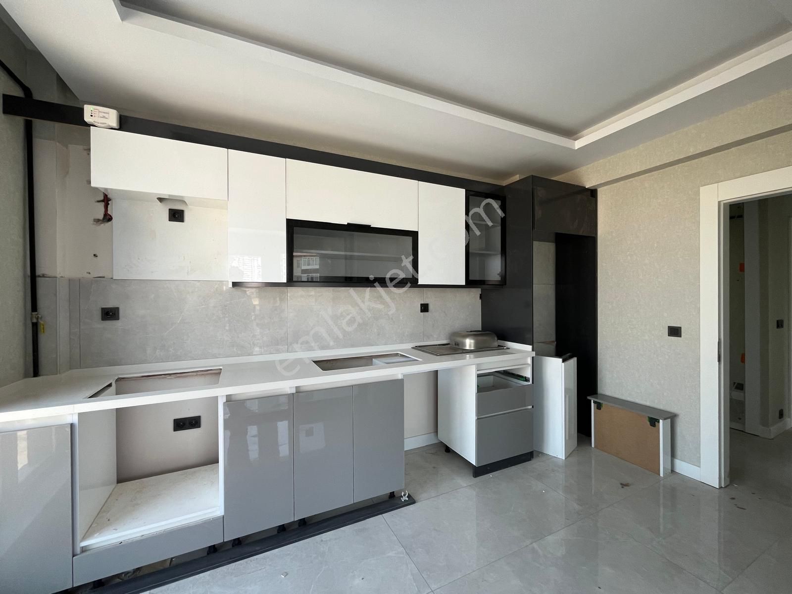 Beyoğlu'ndan Hastane Yanı Sıfır 10.kat Yerden Sıtmalı 2+1 - Görsel 2