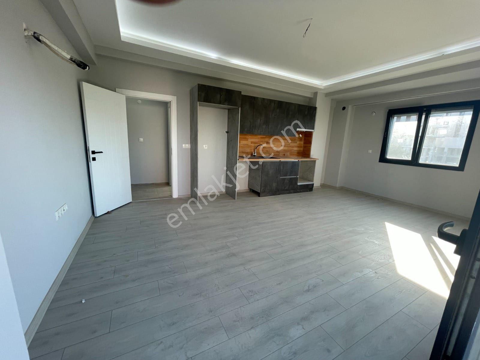 Kuşadası'nda Havuzlu Doğalgazlı 2+1 Daire - Görsel 9