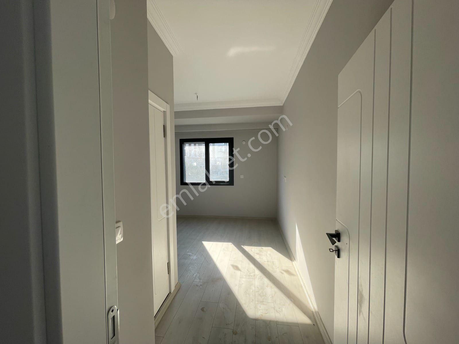 Kuşadası'nda Havuzlu Doğalgazlı 2+1 Daire - Görsel 12