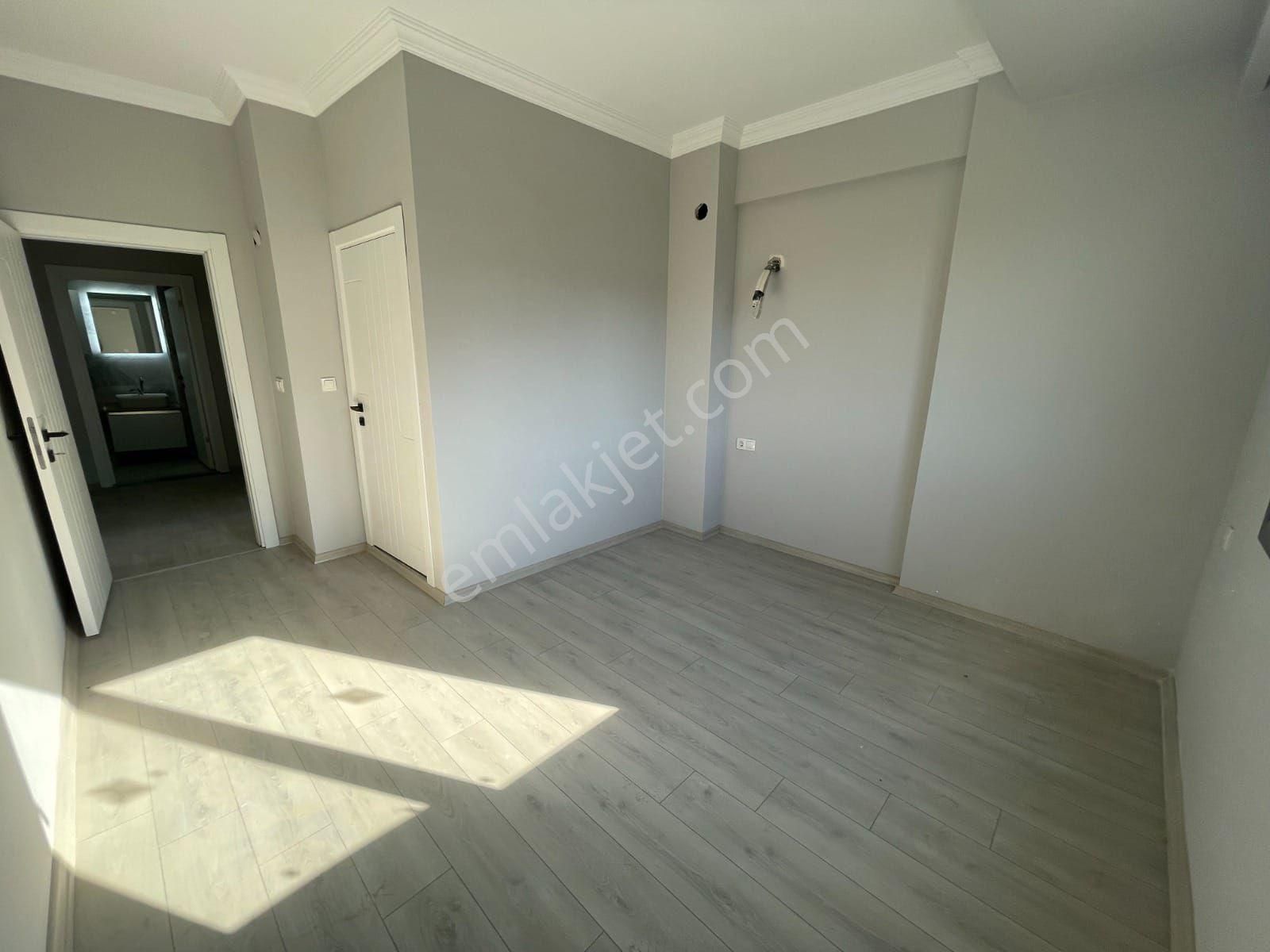 Kuşadası'nda Havuzlu Doğalgazlı 2+1 Daire - Görsel 15