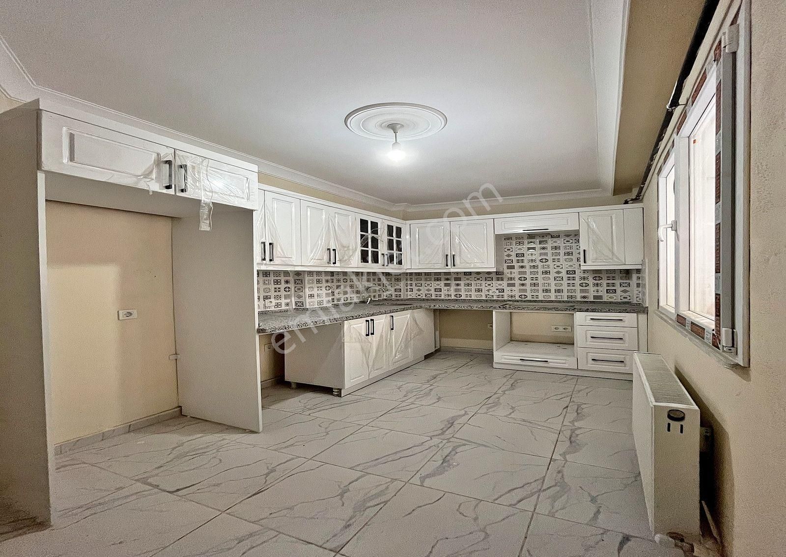 Geniş M2 Merkezi Konum İlk Evime Uygun Aile Binası 2+1 Satılık - Görsel 35