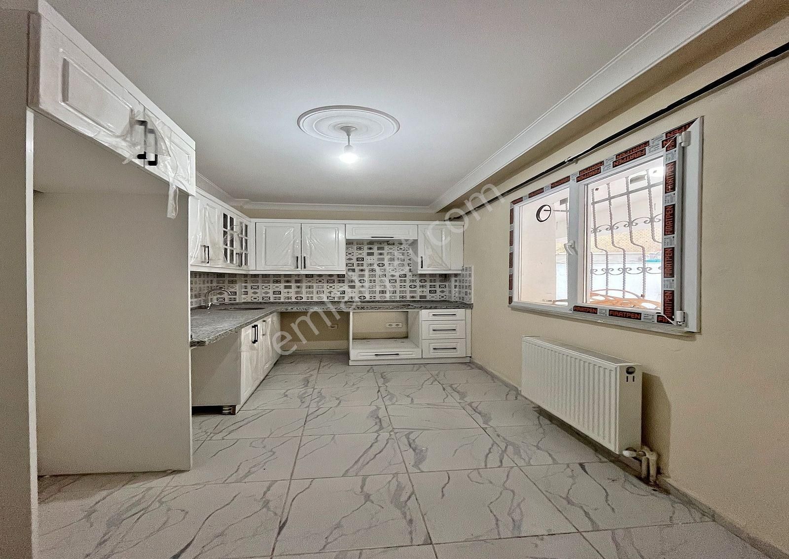 Geniş M2 Merkezi Konum İlk Evime Uygun Aile Binası 2+1 Satılık - Görsel 2