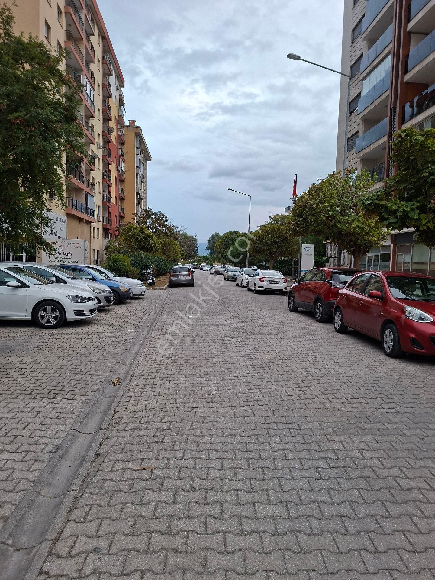 Karşıyaka Yenigirnede Medikal Point Hastanesi Sokağında Sahibinden Satılık 4+1 Daire - Görsel 33