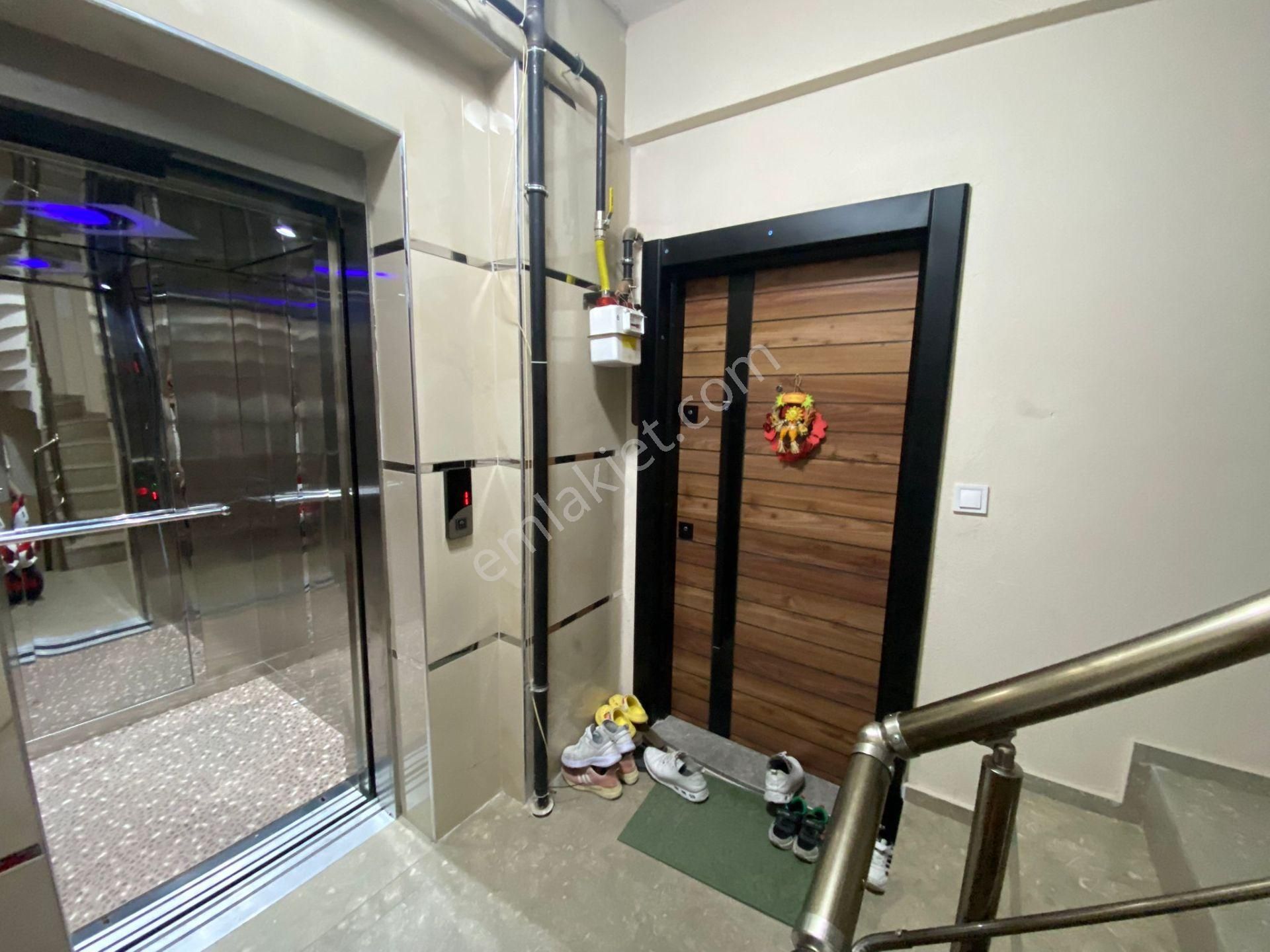 Buca Yenigün Mahallesi Anayolda 6 Yıllık 115 M2 3+1 Asansörlü - Görsel 14