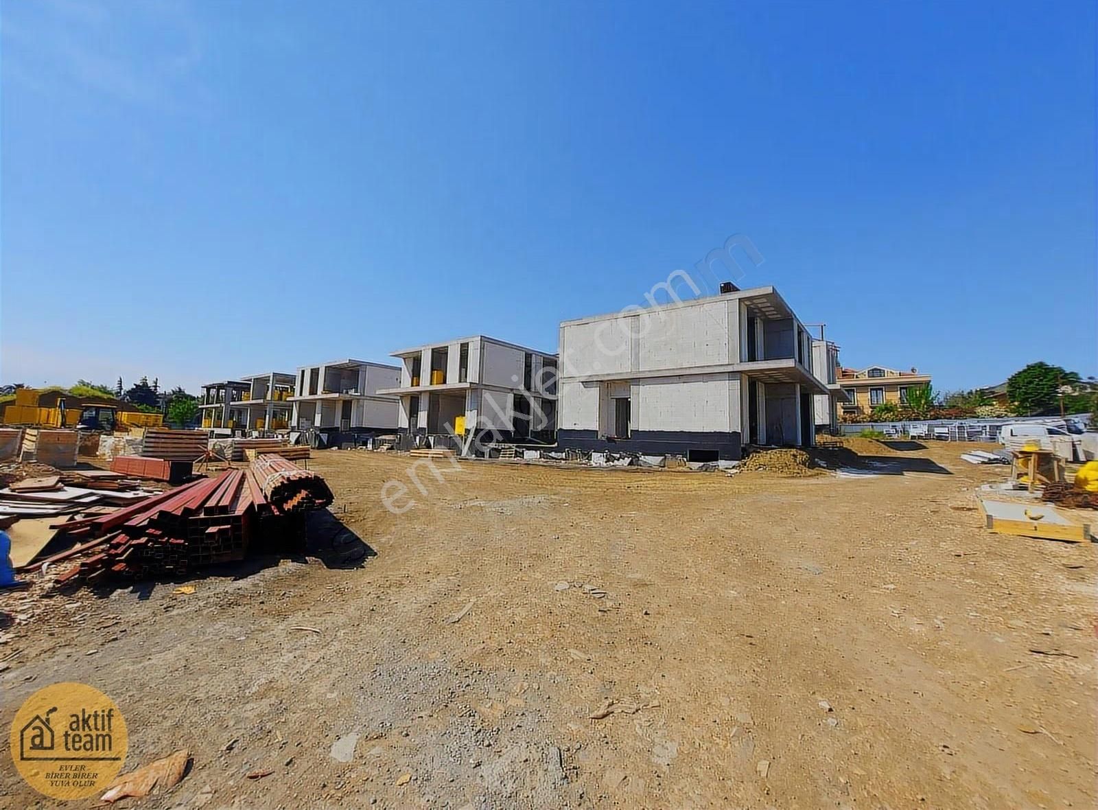 Güzelce'de Güvenli Site İçerisinde Müstakil Havuzlu Lüks Villa - Görsel 8