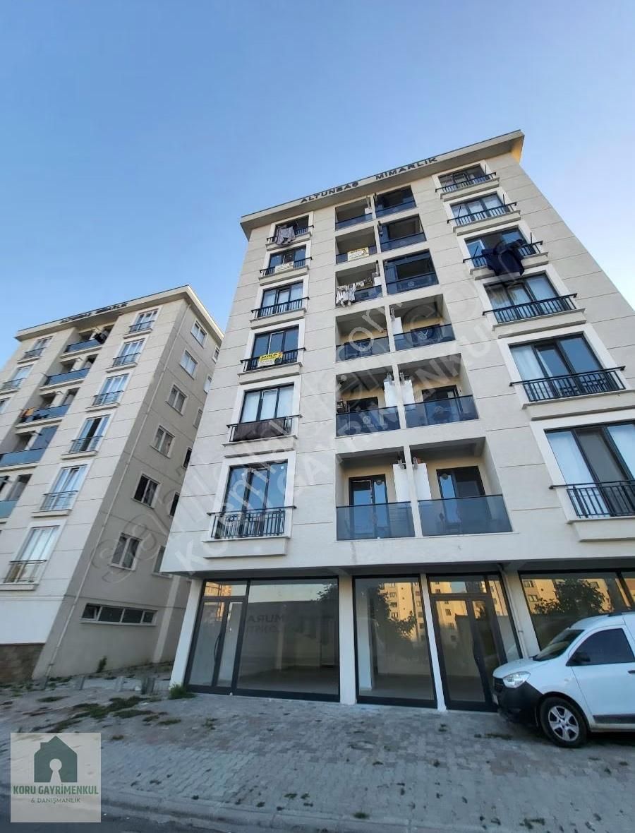 Koru Emlak'tan:3+1 Arakat Yeni Lüx Fırsat Daire Satılıktır