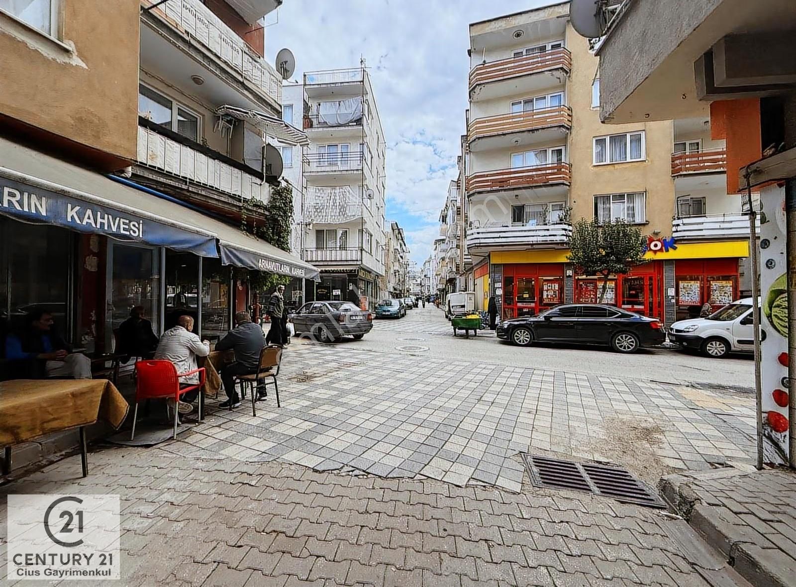 C21 Cius; Şehrin Merkezinde Masrafsız Kiralık Dükkan