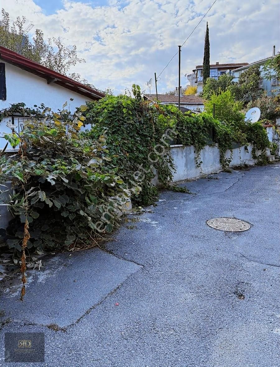 Rd'den İstanbul- Emirganda Mustakil Satılık 90 M² Ev