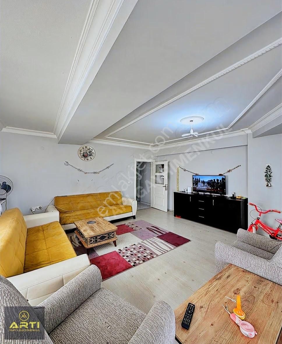 Mehterçeşme De Cadde Üzeri Satılık 2+1 Daire 2,69 Full Kredi!!