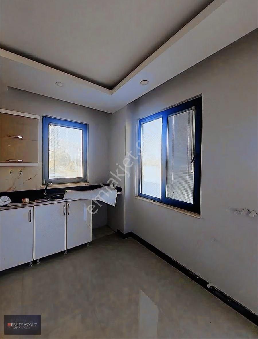 Realty World Anka Dan Yeniköy Merkez De Kolej Yakını 2+1 Daire - Görsel 5