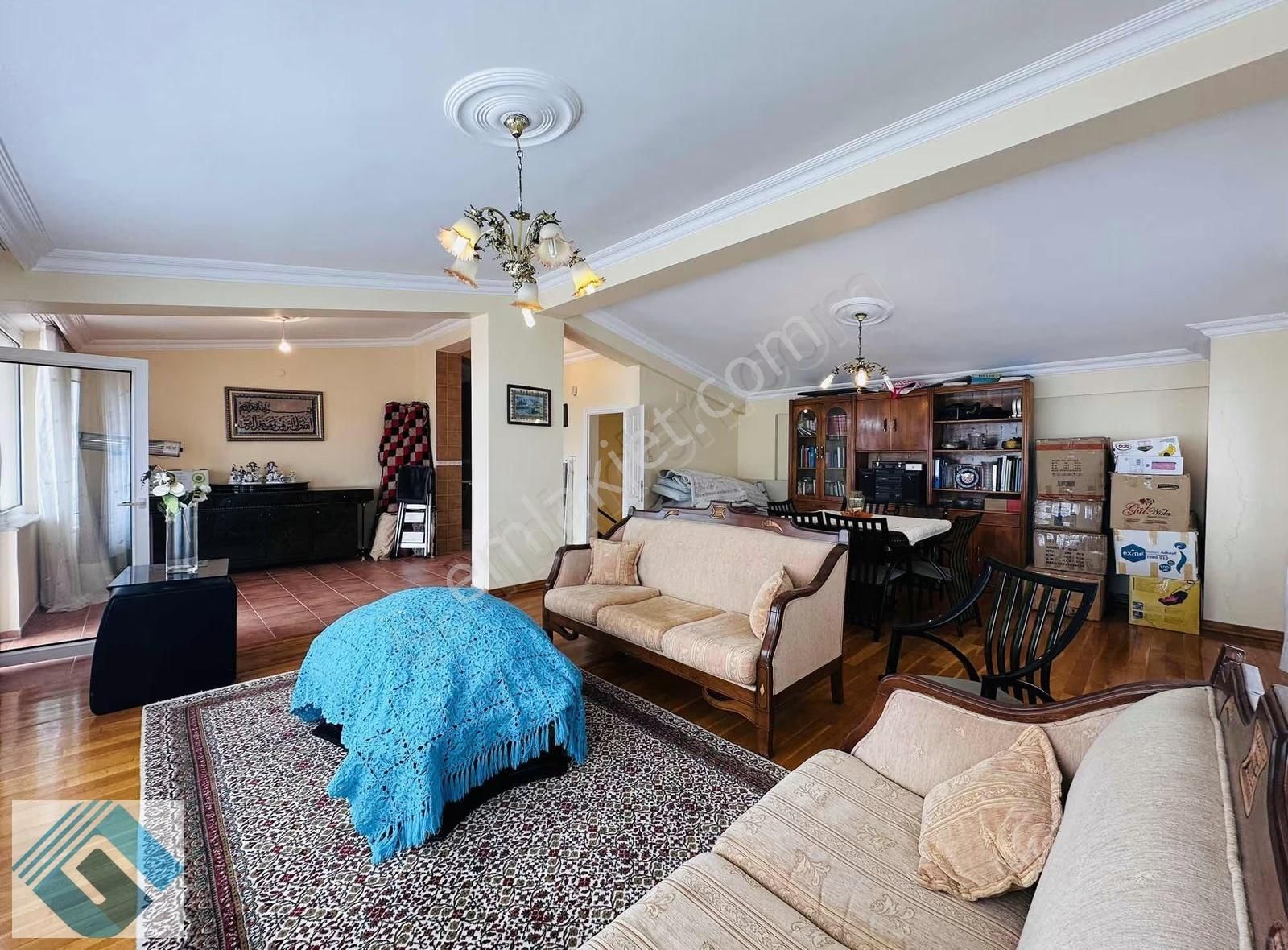 Büyükçekmece Kamiloba Da Köşe Başı Müstakil Ful Mobilyalı Villa - Görsel 27