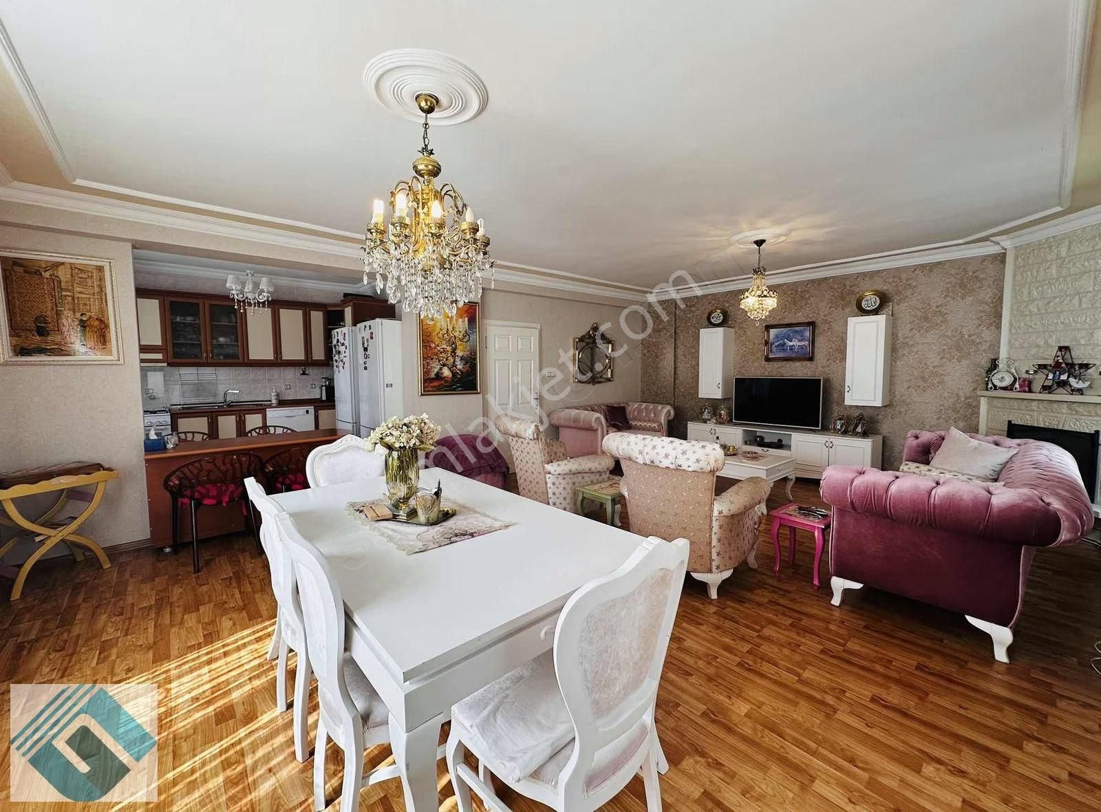 Büyükçekmece Kamiloba Da Köşe Başı Müstakil Ful Mobilyalı Villa - Görsel 17