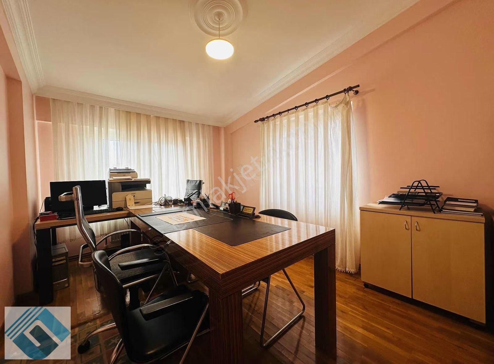 Büyükçekmece Kamiloba Da Köşe Başı Müstakil Ful Mobilyalı Villa - Görsel 11