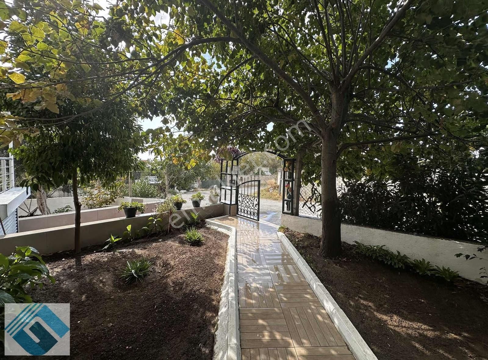 Büyükçekmece Kamiloba Da Köşe Başı Müstakil Ful Mobilyalı Villa - Görsel 4