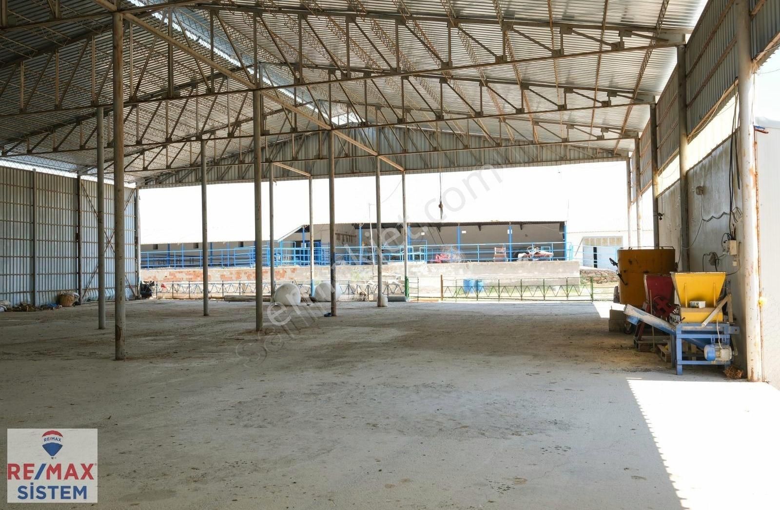 Afyon'da Ana Yola Yakın Hesaplı Kullanıma Hazır Satılık Çiftlik - Görsel 21