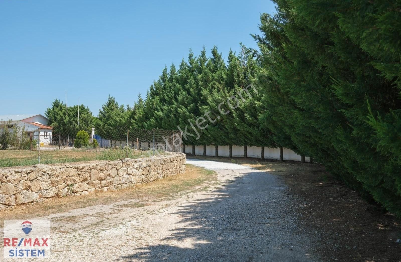 Afyon'da Ana Yola Yakın Hesaplı Kullanıma Hazır Satılık Çiftlik - Görsel 29