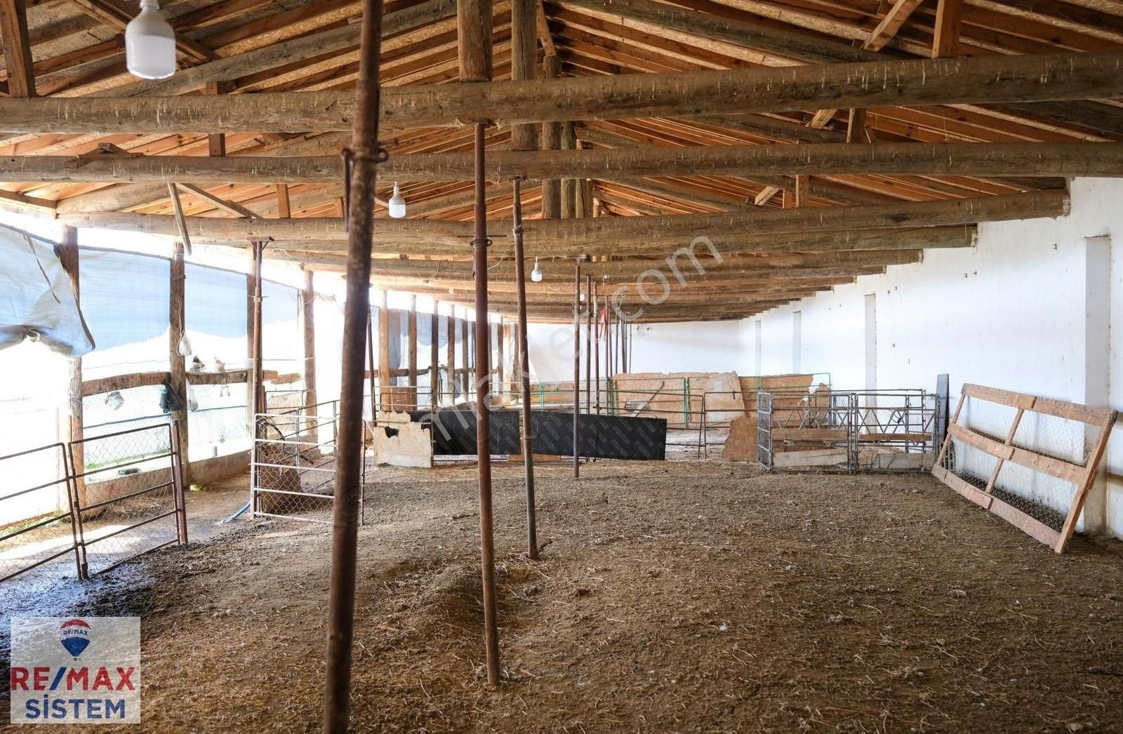 Afyon'da Ana Yola Yakın Hesaplı Kullanıma Hazır Satılık Çiftlik - Görsel 25