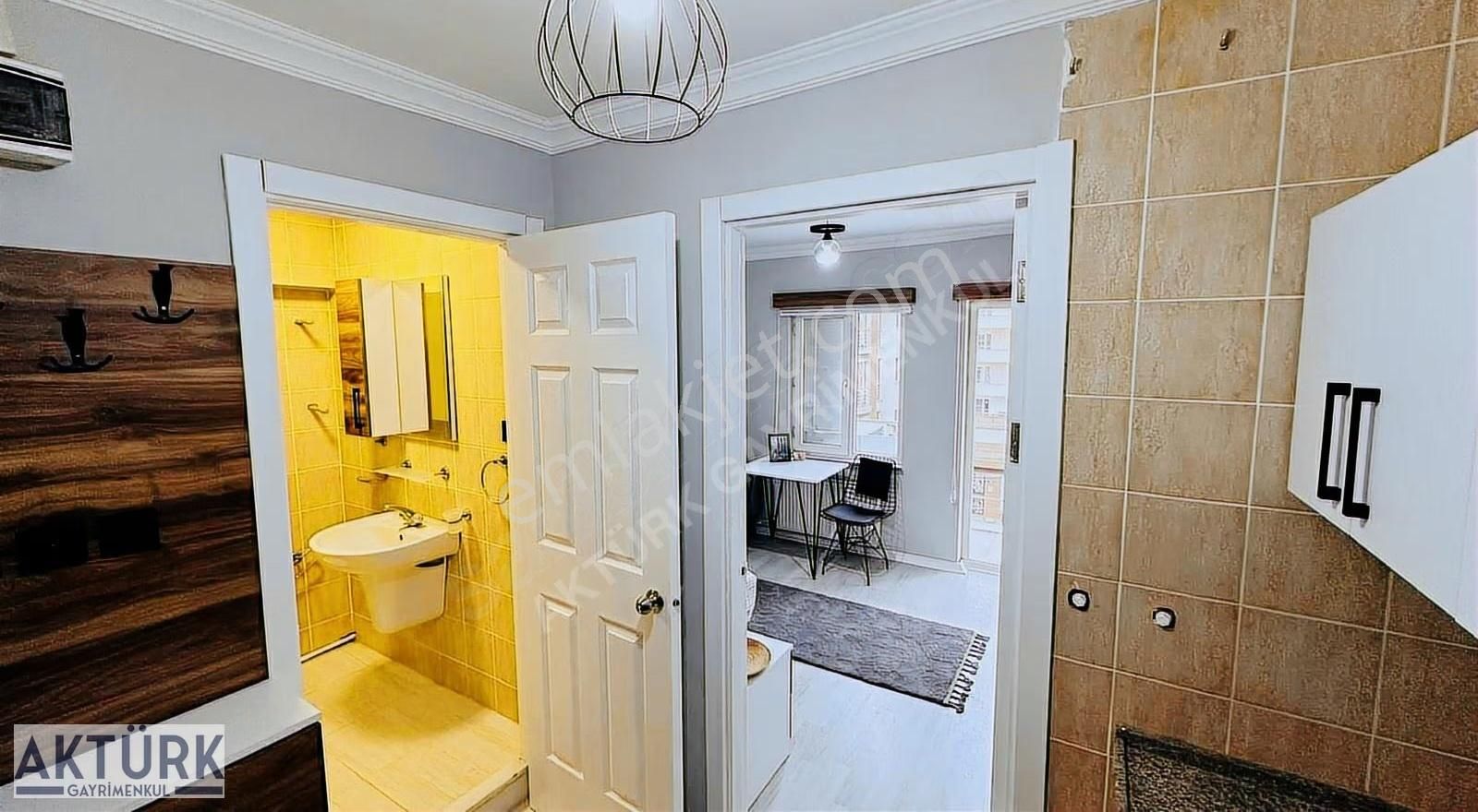 Aktürk Gayrimenkul'den Merkezi Konumda Satılık 1+1 Fırsat Daire - Görsel 24