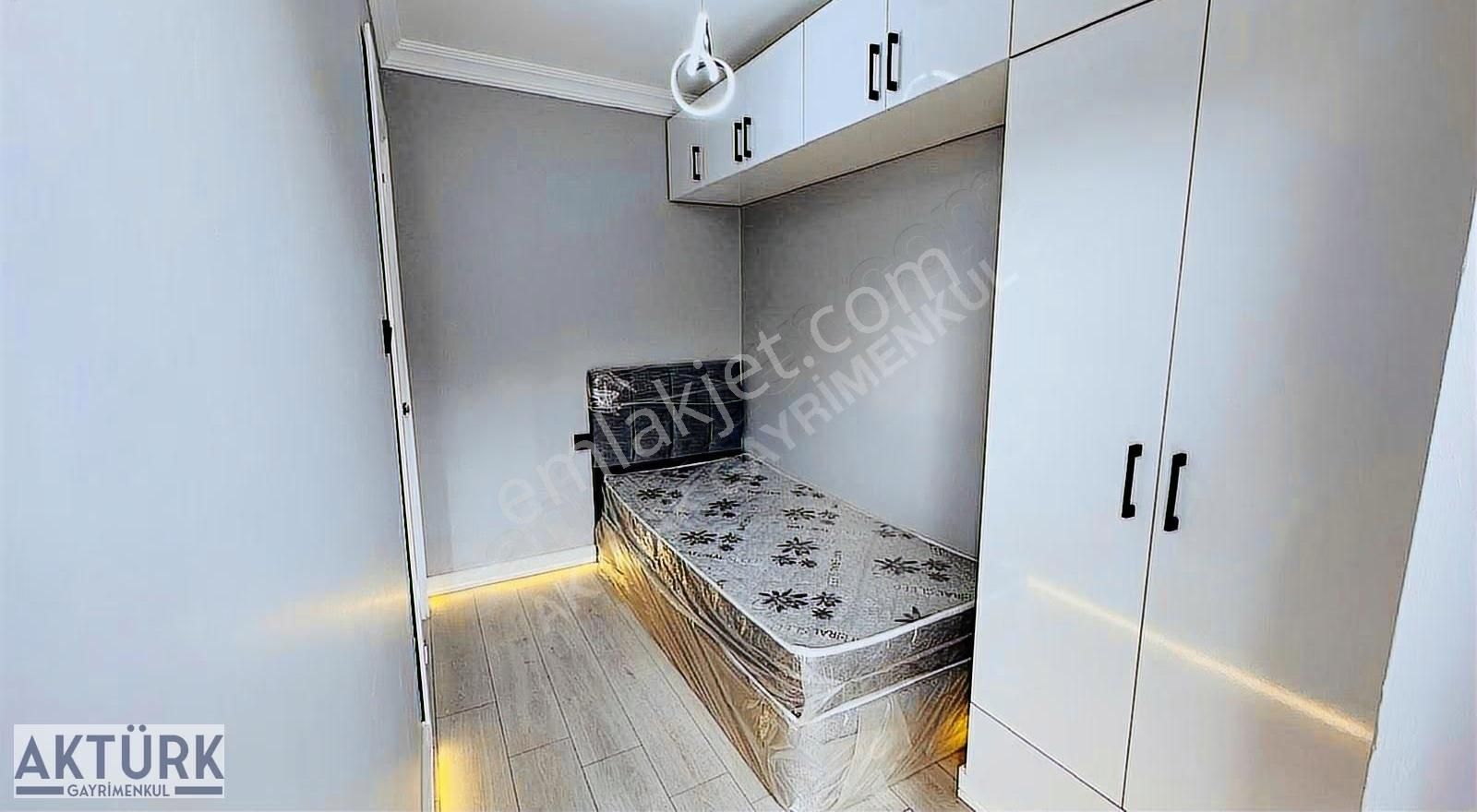 Aktürk Gayrimenkul'den Merkezi Konumda Satılık 1+1 Fırsat Daire - Görsel 26