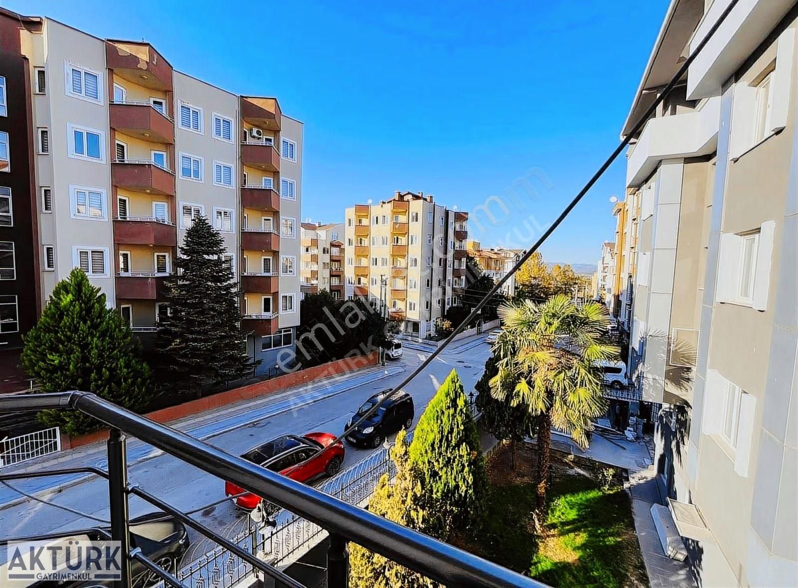 Aktürk Gayrimenkul'den Merkezi Konumda Satılık 1+1 Fırsat Daire - Görsel 17