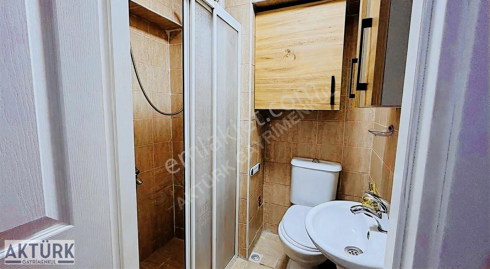 Aktürk Gayrimenkul'den Merkezi Konumda Satılık 1+1 Fırsat Daire - Görsel 2