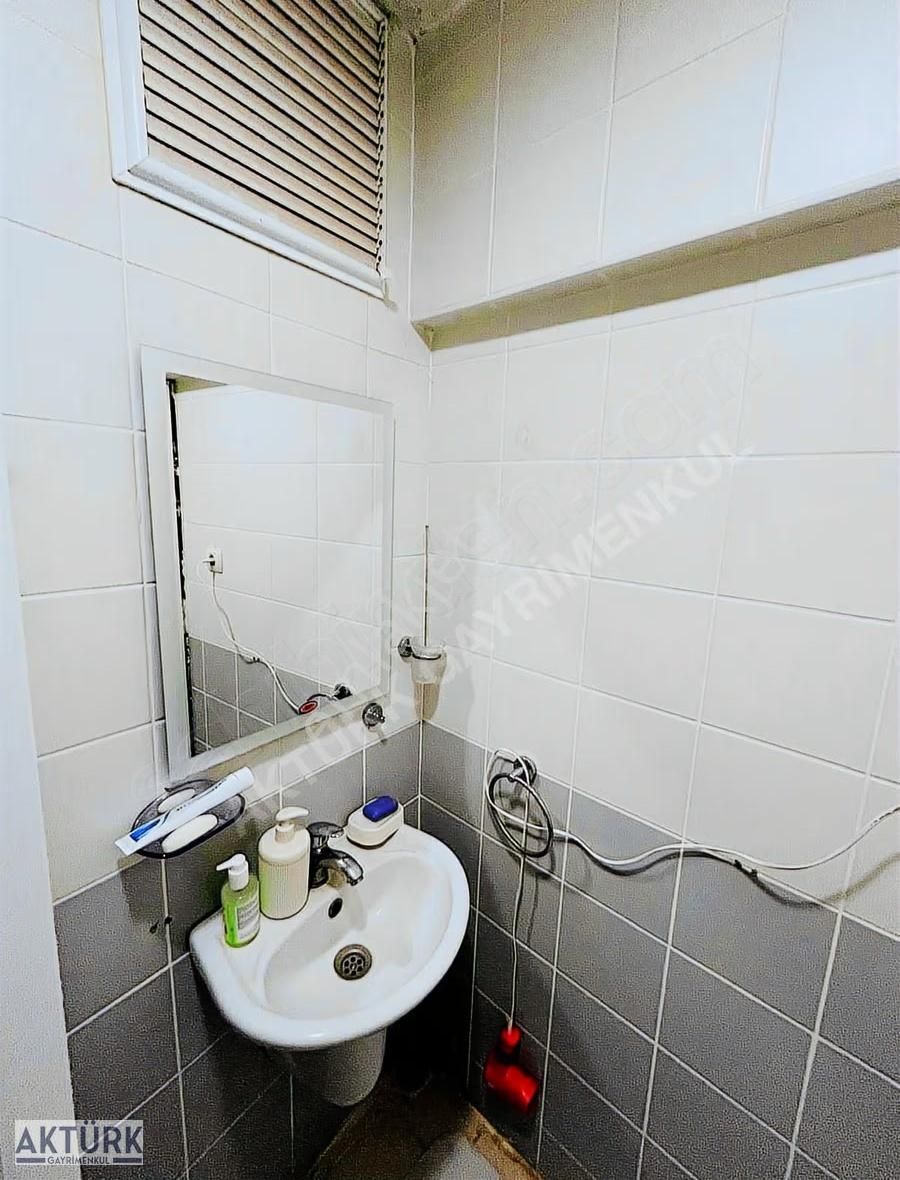 Aktürk Gayrimenkul'den Merkezi Konumda Satılık 1+1 Fırsat Daire - Görsel 12