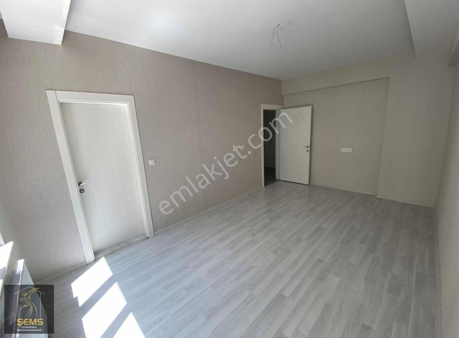 Ali Ulvi Kurucu Tramvay Yakını Ultra Geniş 4+1 Siteiçi 3 Cepheli - Görsel 5