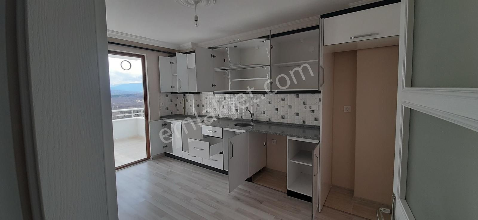 Merkez Orduyeri Satılık Müstakil Garajlı Kiracılı 2+1 Daire - Görsel 6
