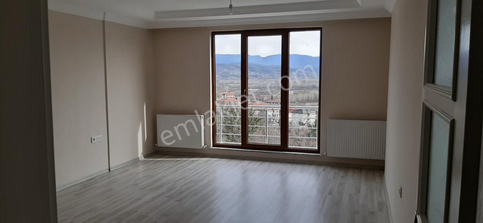 Merkez Orduyeri Satılık Müstakil Garajlı Kiracılı 2+1 Daire - Görsel 4