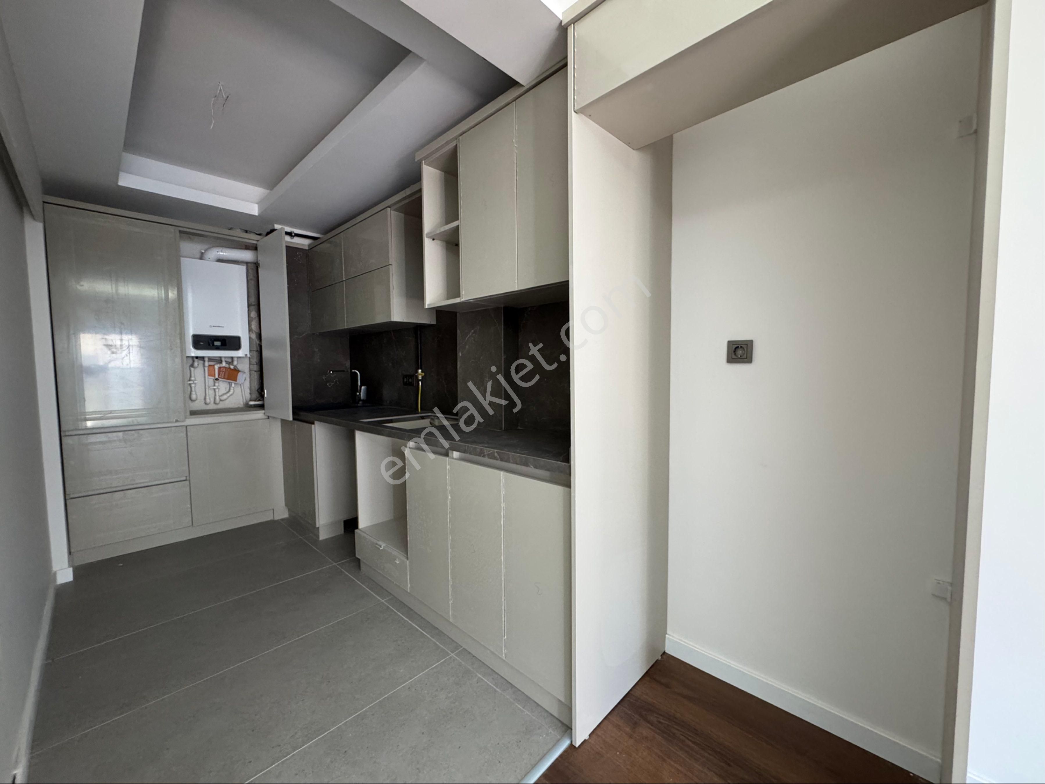 27 Hakan Büyükten Mavişehirde Çokiyi Lokasyon Yatırım Fırsatı1+1 - Görsel 6