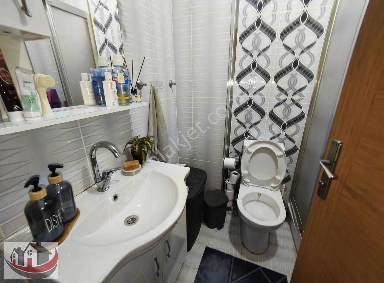 Güneyden Metroya 10 Dakika Yürüme 2+1.85m2 Ayrı Mutfaklı Daire - Görsel 2