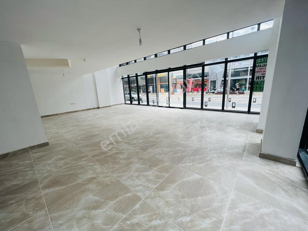 Ali Çetinkaya Caddesinde 240 M² 3 Katlı Köşe Dükkan - Görsel 12