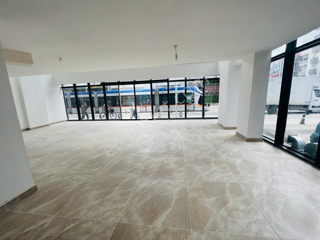 Ali Çetinkaya Caddesinde 240 M² 3 Katlı Köşe Dükkan - Görsel 10