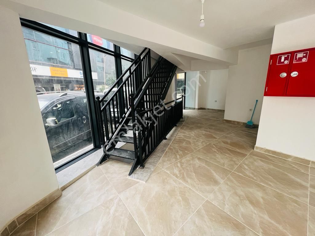 Ali Çetinkaya Caddesinde 240 M² 3 Katlı Köşe Dükkan - Görsel 19