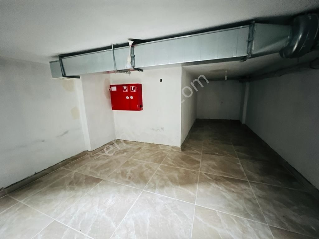 Ali Çetinkaya Caddesinde 240 M² 3 Katlı Köşe Dükkan - Görsel 23