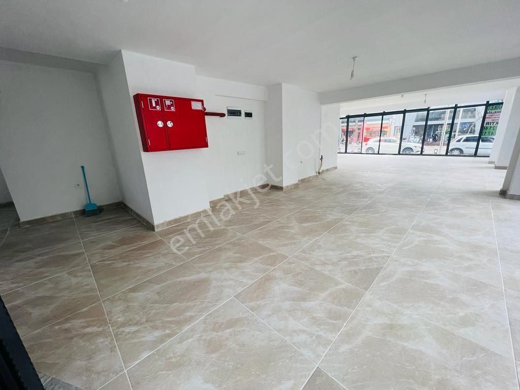 Ali Çetinkaya Caddesinde 240 M² 3 Katlı Köşe Dükkan - Görsel 17