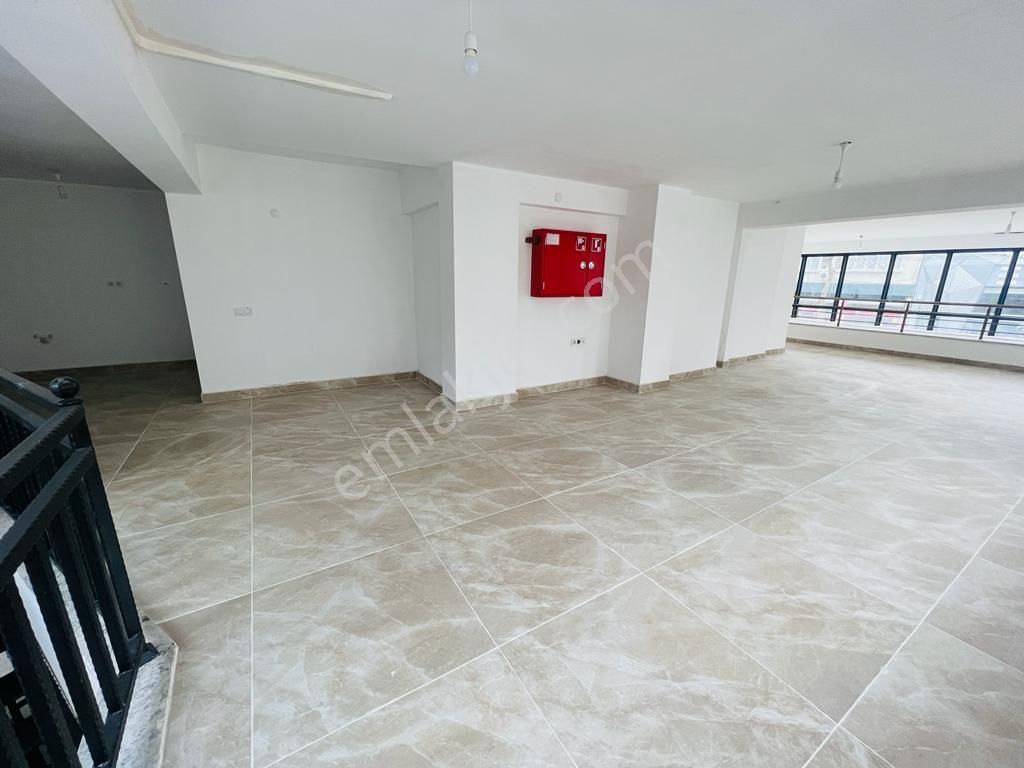 Ali Çetinkaya Caddesinde 240 M² 3 Katlı Köşe Dükkan - Görsel 21