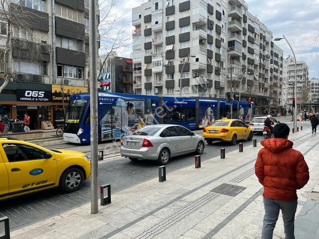 Ali Çetinkaya Caddesinde 240 M² 3 Katlı Köşe Dükkan - Görsel 4