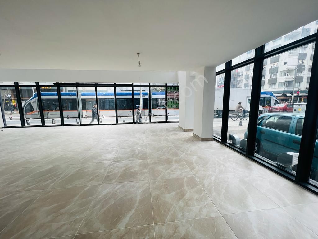 Ali Çetinkaya Caddesinde 240 M² 3 Katlı Köşe Dükkan - Görsel 8