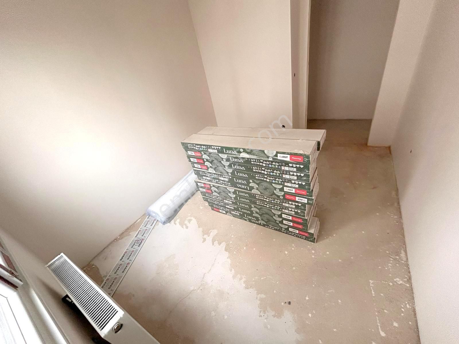 Emlak Dünyasından Maltepe Zümrütevlerde Kapalı Otoparklı 2+1 - Görsel 10