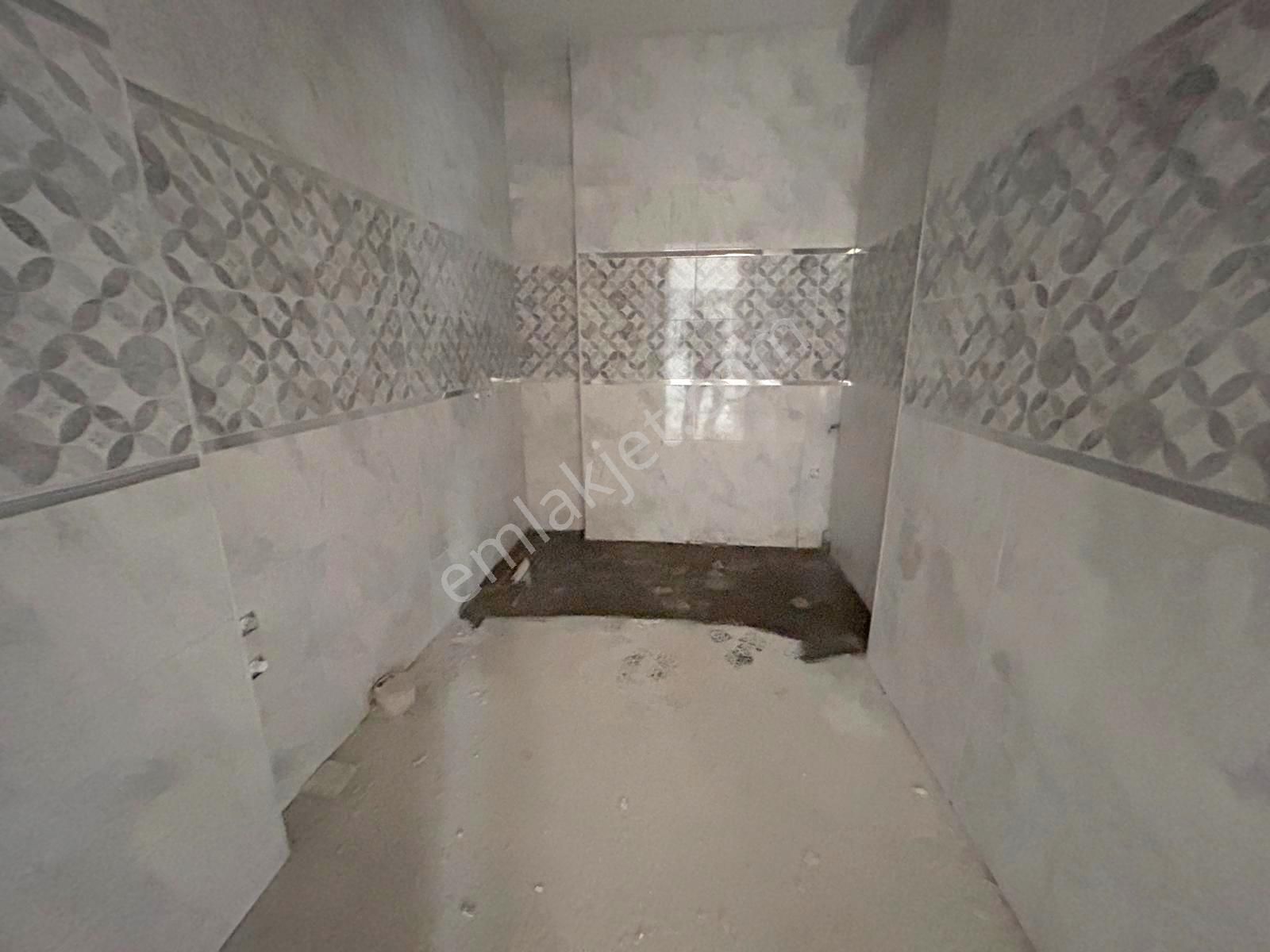 Emlak Dünyasından Maltepe Zümrütevlerde Kapalı Otoparklı 2+1 - Görsel 19