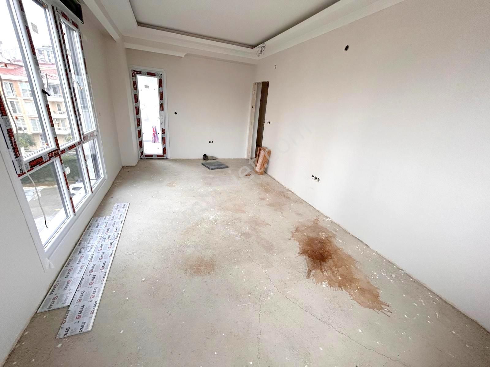 Emlak Dünyasından Maltepe Zümrütevlerde Kapalı Otoparklı 2+1 - Görsel 6