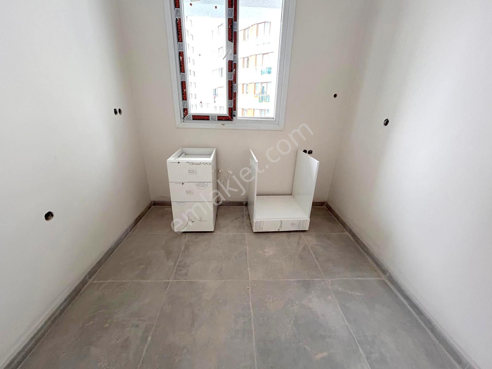 Emlak Dünyasından Maltepe Zümrütevlerde Kapalı Otoparklı 2+1 - Görsel 11