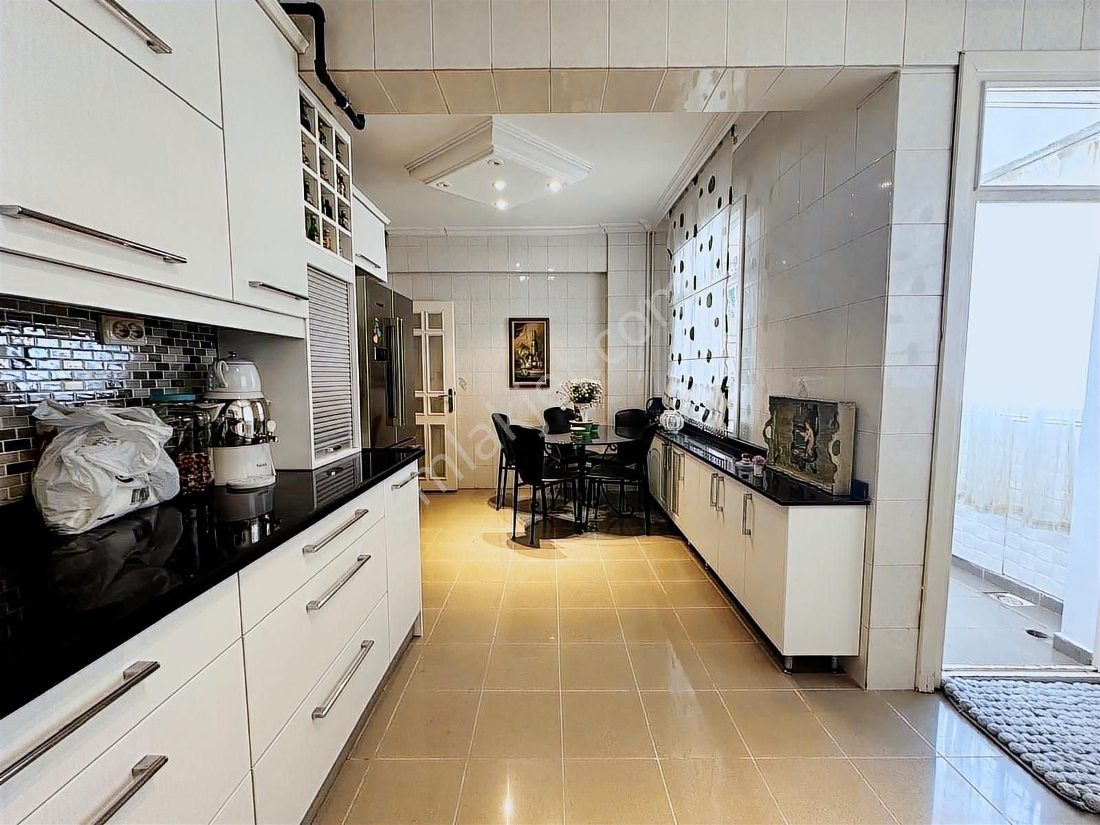 Bahçelievler Kıbrıs Parkı Yanı K.otoparklı 4+1 Asansörlü Dublex - Görsel 17