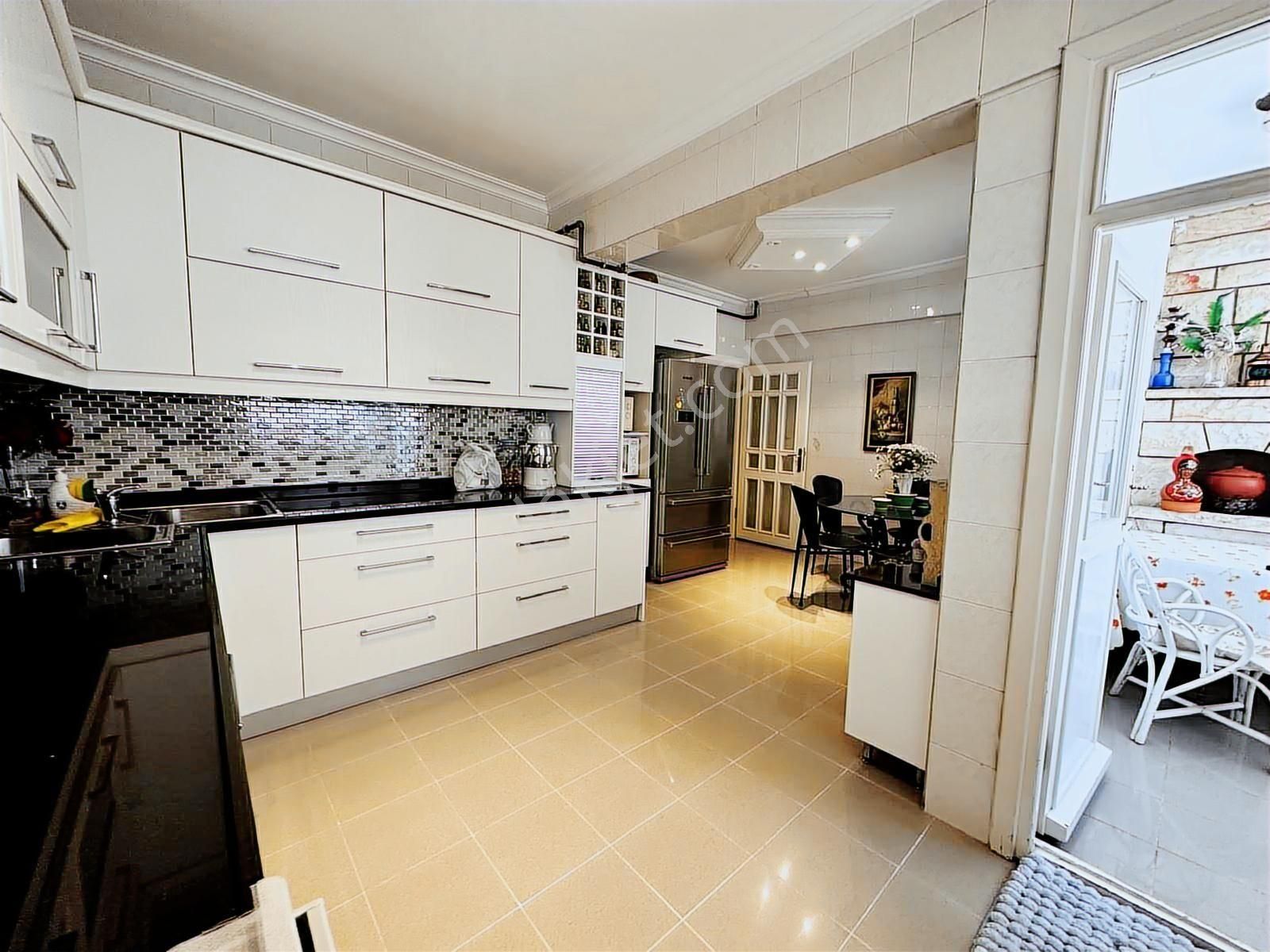 Bahçelievler Kıbrıs Parkı Yanı K.otoparklı 4+1 Asansörlü Dublex - Görsel 15