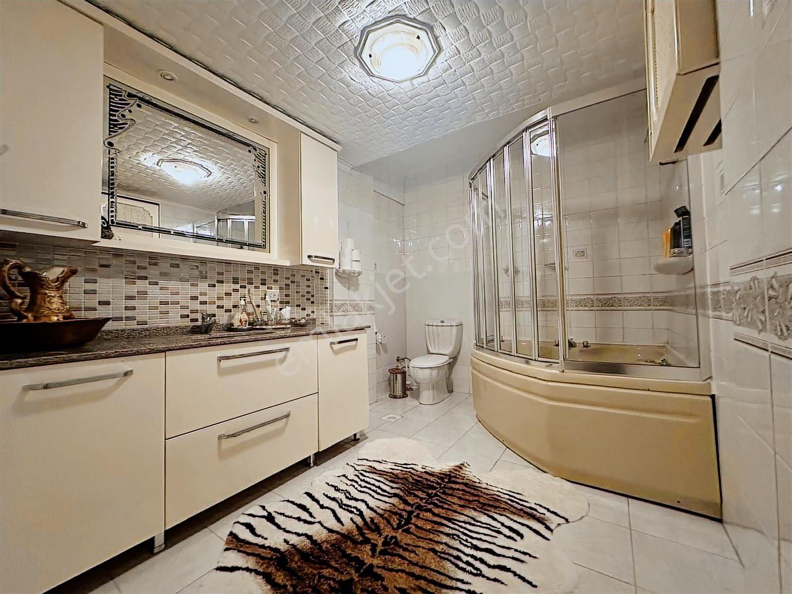 Bahçelievler Kıbrıs Parkı Yanı K.otoparklı 4+1 Asansörlü Dublex - Görsel 4